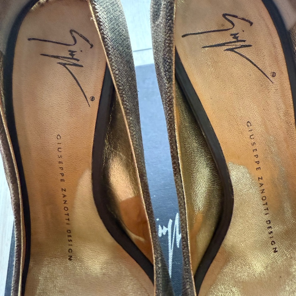 Giuseppe Zanotti Camouflage Peep-Toe pumps. Size 36.5 - Picture 4 of 9